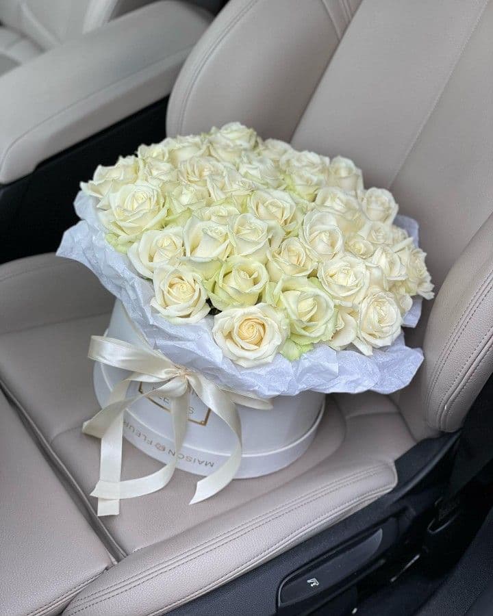 30 stems white Roses